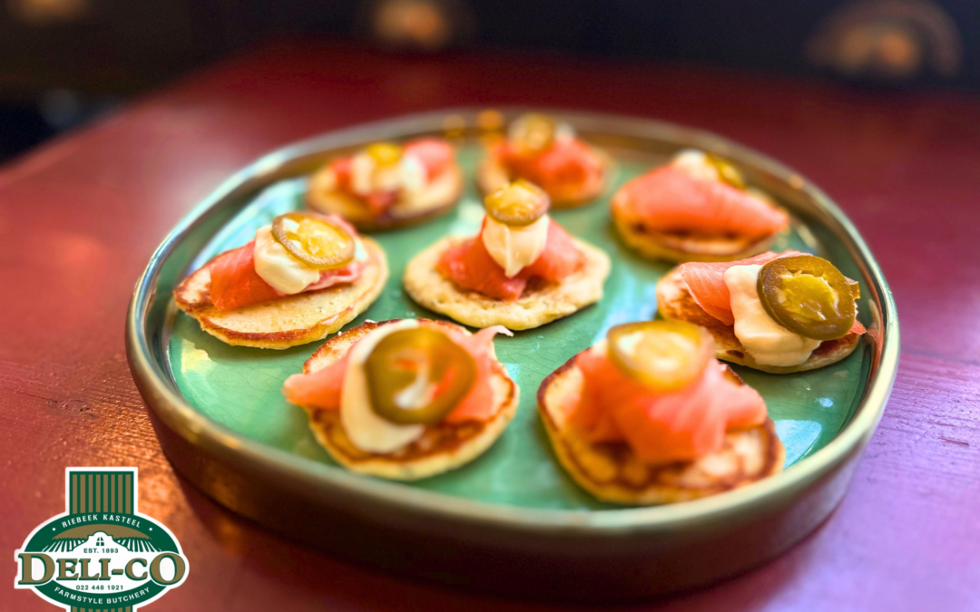 Naweekspyskaart met Deli-co: Blinis met gerookte forel, mayonnaise en -piekelhappies